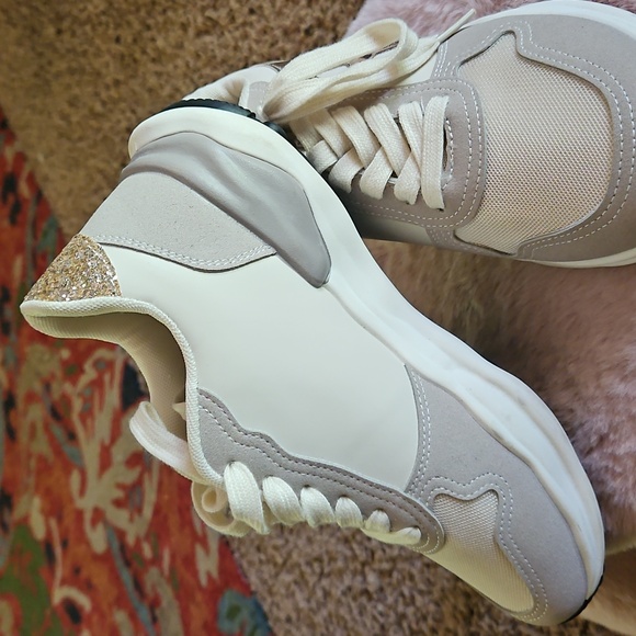 Vintqge Havana Women's Sneakers with Gold and Cream Accents Sz 8 - Picture 3 of 8